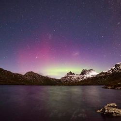Aurora-Australis-over-Cradle-Mountain-Southern-Lights-Tasmania
